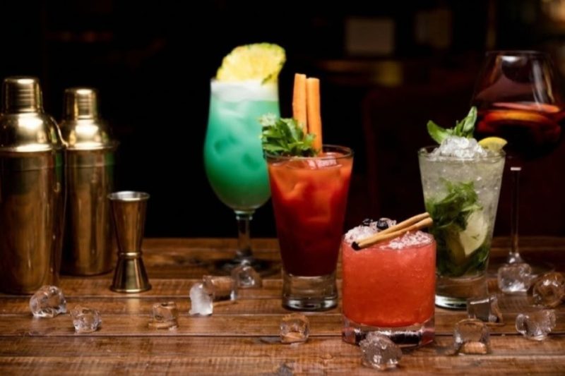 Era 'Zero-Proof Mixology': Ketika Mocktail Mewah Berbasis Infusi Herbal dan Fermentasi Lokal Resmi Menyingkirkan Budaya Alkohol di Kalangan Gen Z